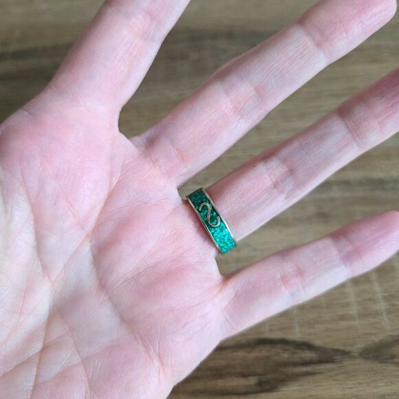 Green Alpaca ring. - Picture 2 of 4